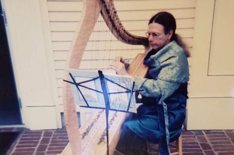 thom-dutton-harp